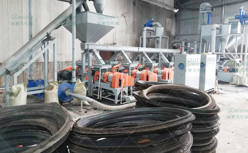 江蘇橡膠輪胎精細(xì)磨粉機(jī)設(shè)備現(xiàn)場圖